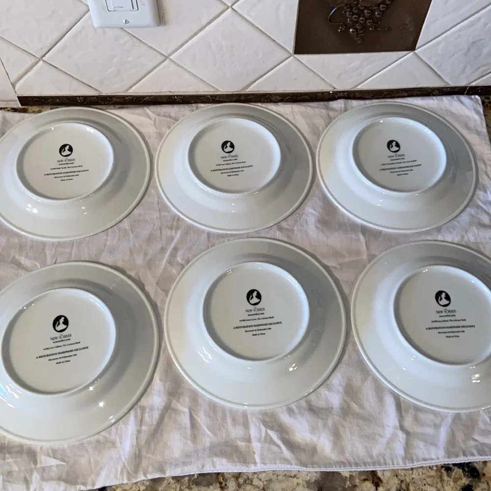 NWOB RESTORATION HARDWARE The New Yorker Small Dessert Cheese Plates